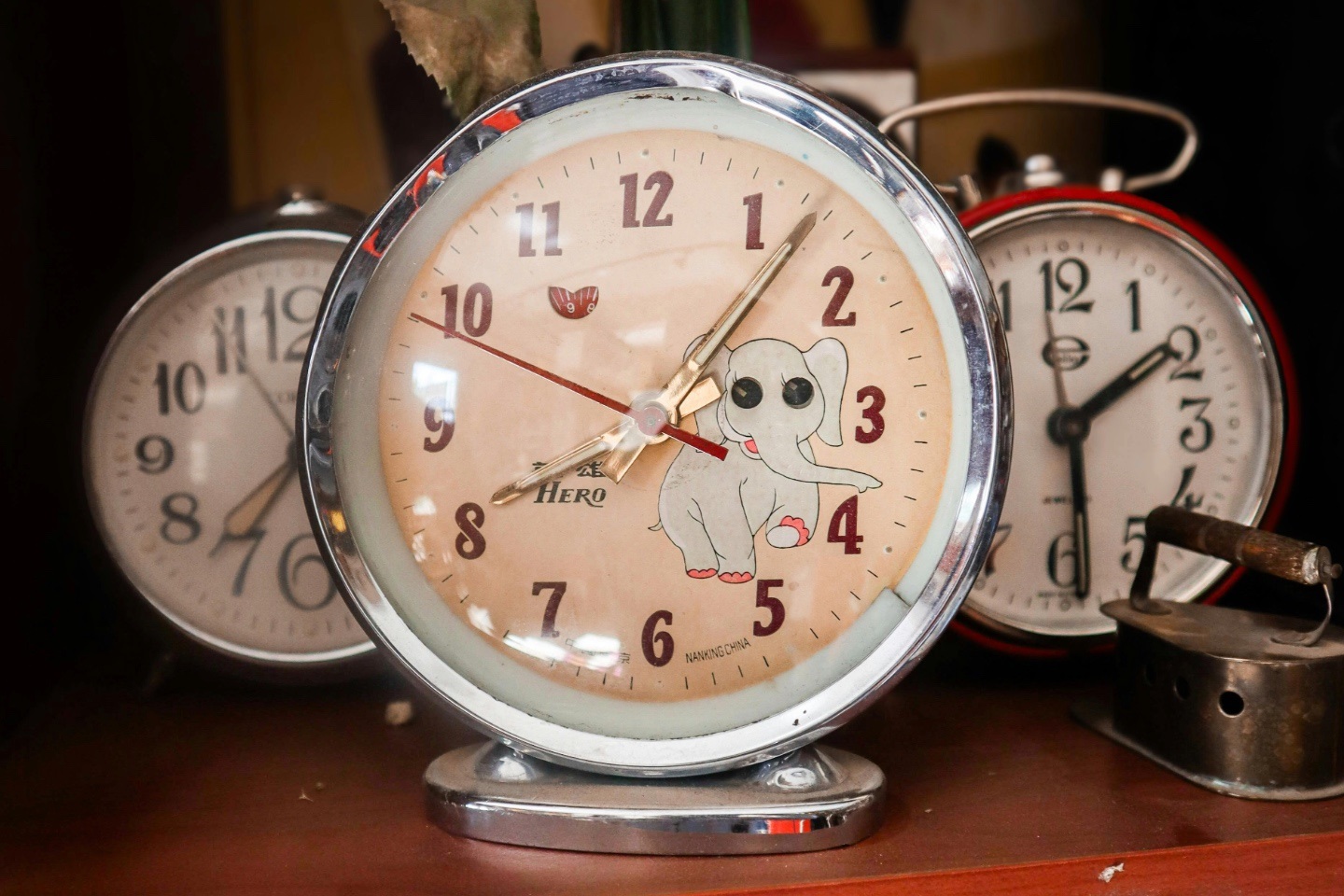 antique and vintage clocks at auction