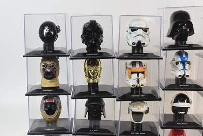 Lot 485 - STAR WARS - DEAGOSTINI HELMET COLLECTION - MAGAZINES & MODELS