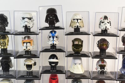 Lot 485 - STAR WARS - DEAGOSTINI HELMET COLLECTION - MAGAZINES & MODELS