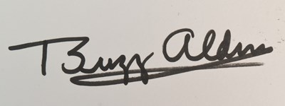 Lot 44 - BUZZ ALDRIN - MOON WALKER - APOLLO 11 - AUTOGRAPH ON INDEX CARD