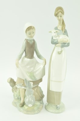 Lot 85 - COLLECTION OF FOUR LLADRO & NAO PORCELAIN FIGURINES OF LADIES