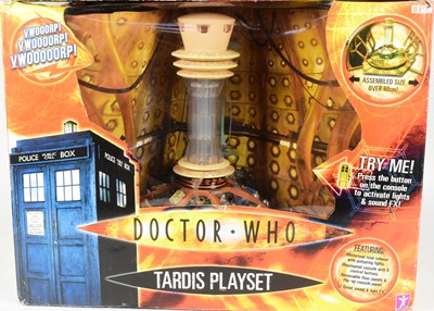 Lot 728 - DOCTOR WHO - 2004 CHARACTER MADE 'TARDIS PLAYSET'