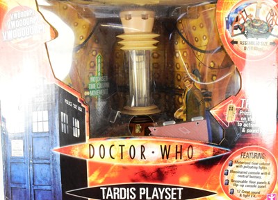 Lot 728 - DOCTOR WHO - 2004 CHARACTER MADE 'TARDIS PLAYSET'