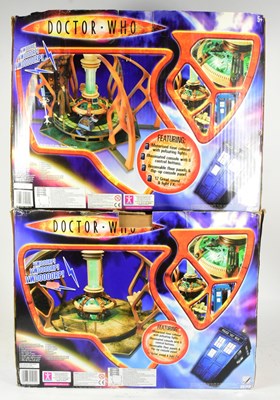 Lot 728 - DOCTOR WHO - 2004 CHARACTER MADE 'TARDIS PLAYSET'