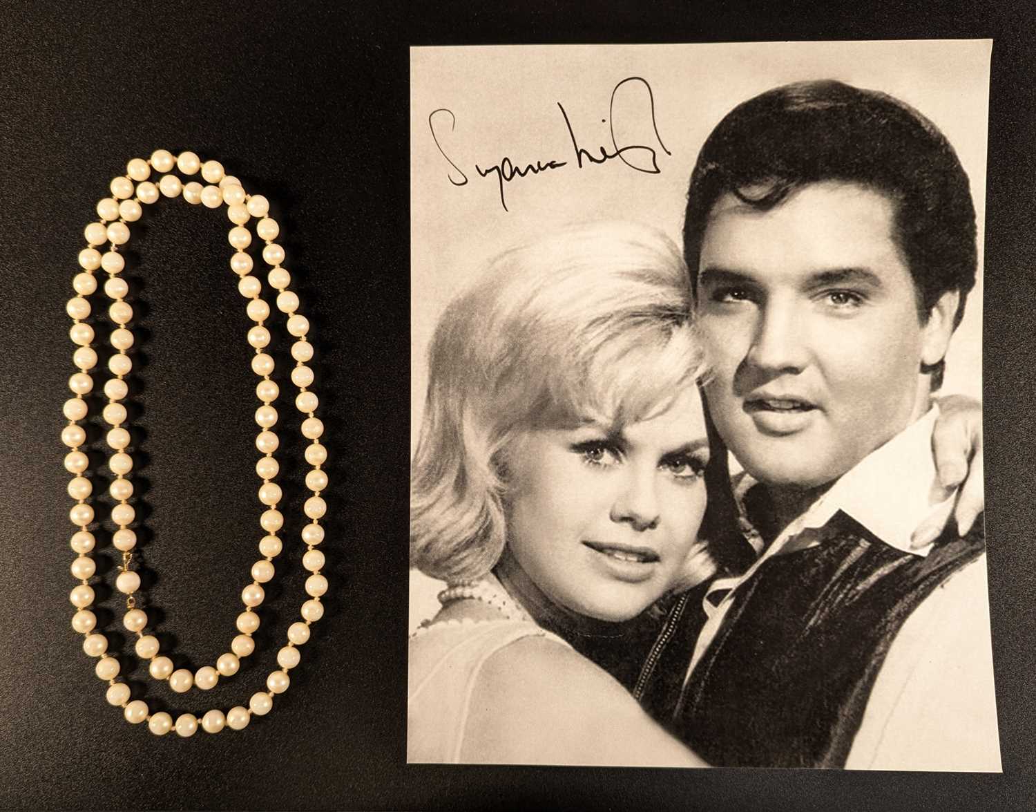 Lot 50 - SUZANNA LEIGH (1945-2017) - PARADISE, HAWAIIAN STYLE SCREEN USED NECKLACE