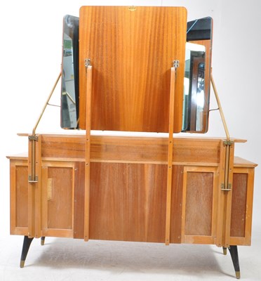 Lot 562 - AUSTINSUITE - MID CENTURY OAK DRESSING TABLE & CHEST OF DRAWERS