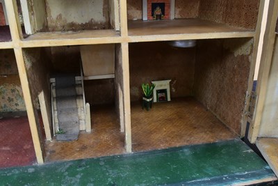 Lot 150 - DOLLS HOUSE - EARLY LINES BROS / TRIANG DOLL HOUSE