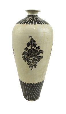 Lot 95 - CIZHOU BLACK & WHITE CARVING MEIPING 磁州窯白地褐彩剔花梅瓶