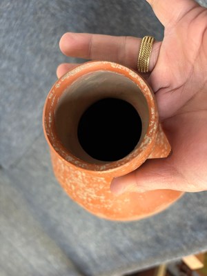 Lot 69 - YANGSHAO CULTURE NEOLITHIC BANPO TYPE POTTERY AMPHORA 仰韶文化 半坡 红陶尖底瓶