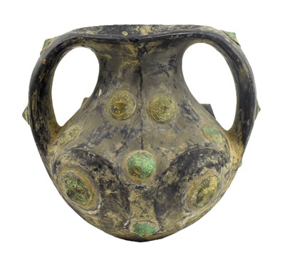Lot 9 - HAN DYNASTY TWIN HANDLED BLACK POTTERY WITH METAL STUDS 汉代 黑陶嵌铜泡钉双耳壶