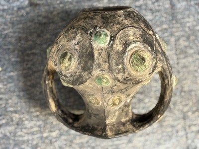 Lot 9 - HAN DYNASTY TWIN HANDLED BLACK POTTERY WITH METAL STUDS 汉代 黑陶嵌铜泡钉双耳壶