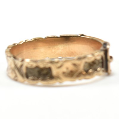 Lot 182 - 19TH CENTURY 9CT GOLD MOURNING BUCKLE RING
