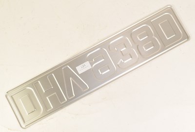 Lot 224 - ONLY FOOLS & HORSES - DHV 938D - SIR DAVID JASON SIGNED NUMBER PLATE