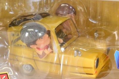 Lot 105 - ONLY FOOLS & HORSES - SIR DAVID JASON - SIGNED MUSICAL TROTTERS THREE WHEELED VAN