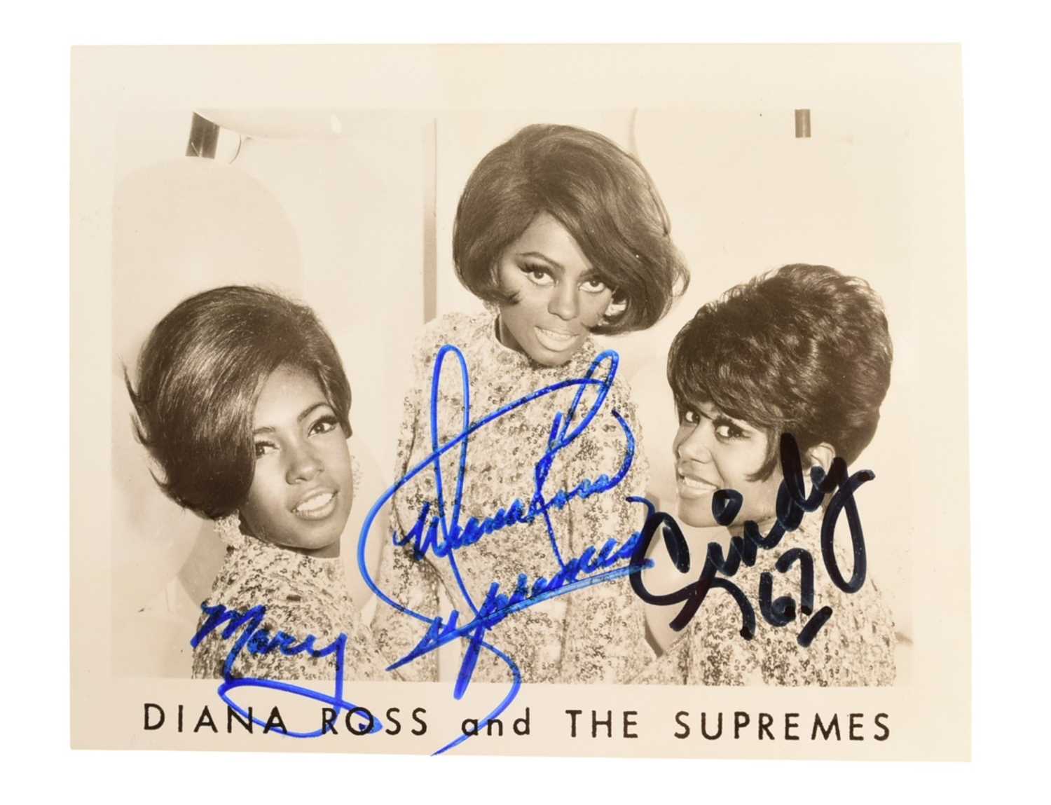 Lot 63 - MUSIC - DIANA ROSS & THE SUPREMES - AUTOGRAPHED PHOTO