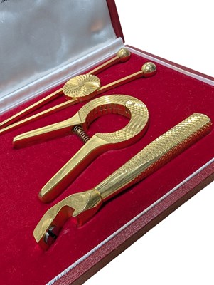 Lot 322 - ASPREY - VINTAGE 1970S GILT THREE PIECE COCKTAIL BAR SET
