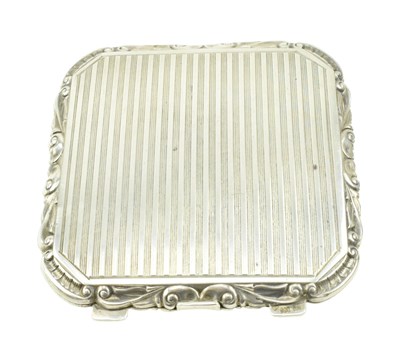 Lot 79 - 20TH CENTURY CZECHOSLOVAKIA CONTINENTAL 900 SILVER COMPACT