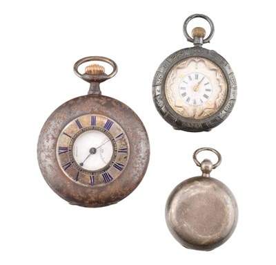 Lot 598 - TWO POCKET WATCHES & A SOVEREIGN CASE