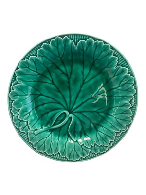 Lot 157 - WEDGWOOD DE ETRURIA & BARLASTON GREEN LEAF MAJOLICA PLATES