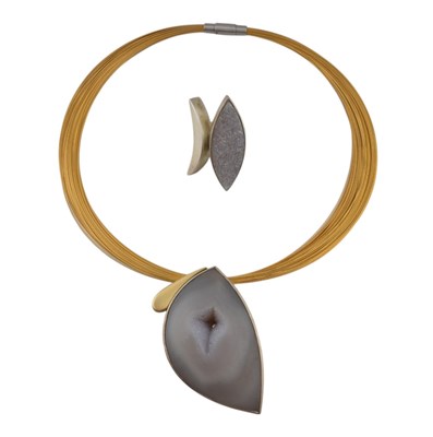 Lot 613 - CONTEMPORARY ULLA HORNFELDT NECKLACE & RING
