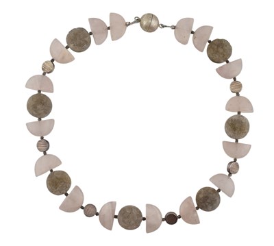 Lot 652 - CONTEMPORARY ROSE QUARTS & GEODE NECKLACE