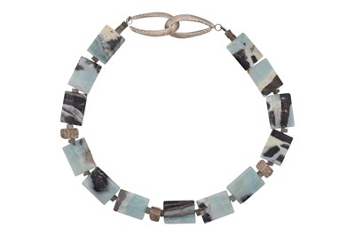 Lot 618 - JENNY TURTILL AMOZONITE AGATE PANEL NECKLACE