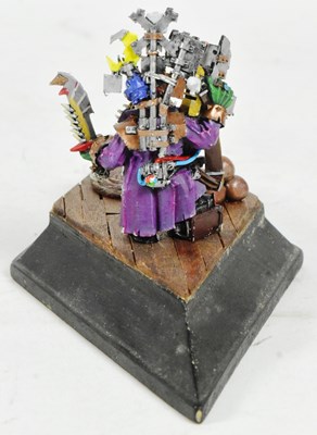 Lot 418 - WARHAMMER - CHAOS SKULLTAKER & ORK PIRATE KAPTIN BADRUKK