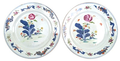 Lot 172 - PAIR OF 18TH CENTURY QIANLONG FAMILLE ROSE DISHES 18世纪 乾隆 外销盘一对