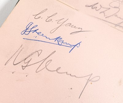 Lot 80 - CRAIG THOMAS COLLECTION - AUTOGRAPH ALBUMS