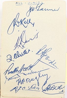 Lot 80 - CRAIG THOMAS COLLECTION - AUTOGRAPH ALBUMS