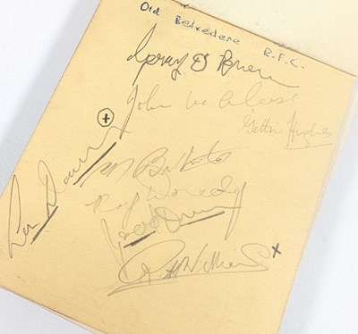 Lot 80 - CRAIG THOMAS COLLECTION - AUTOGRAPH ALBUMS