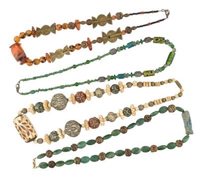Lot 633 - COLLECTION OF COSTUME & ETHNIC JEWELLERY NECKLACES