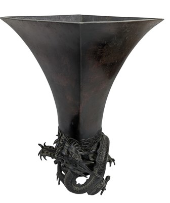Lot 146 - LARGE 19TH JAPANESE MEIJI PERIOD CAST BRONZE VASE 19世纪日本明治铜瓶