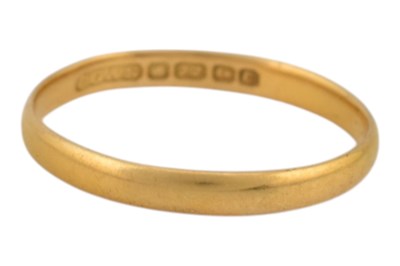 Lot 283 - A HALLMARKED 22CT GOLD BAND RING