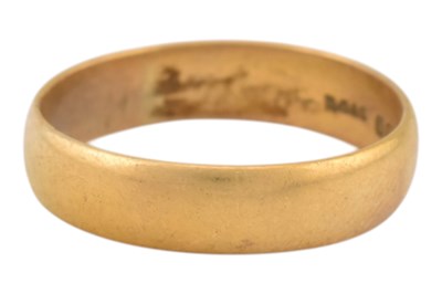 Lot 134 - A HALLMARKED 22CT GOLD BAND RING