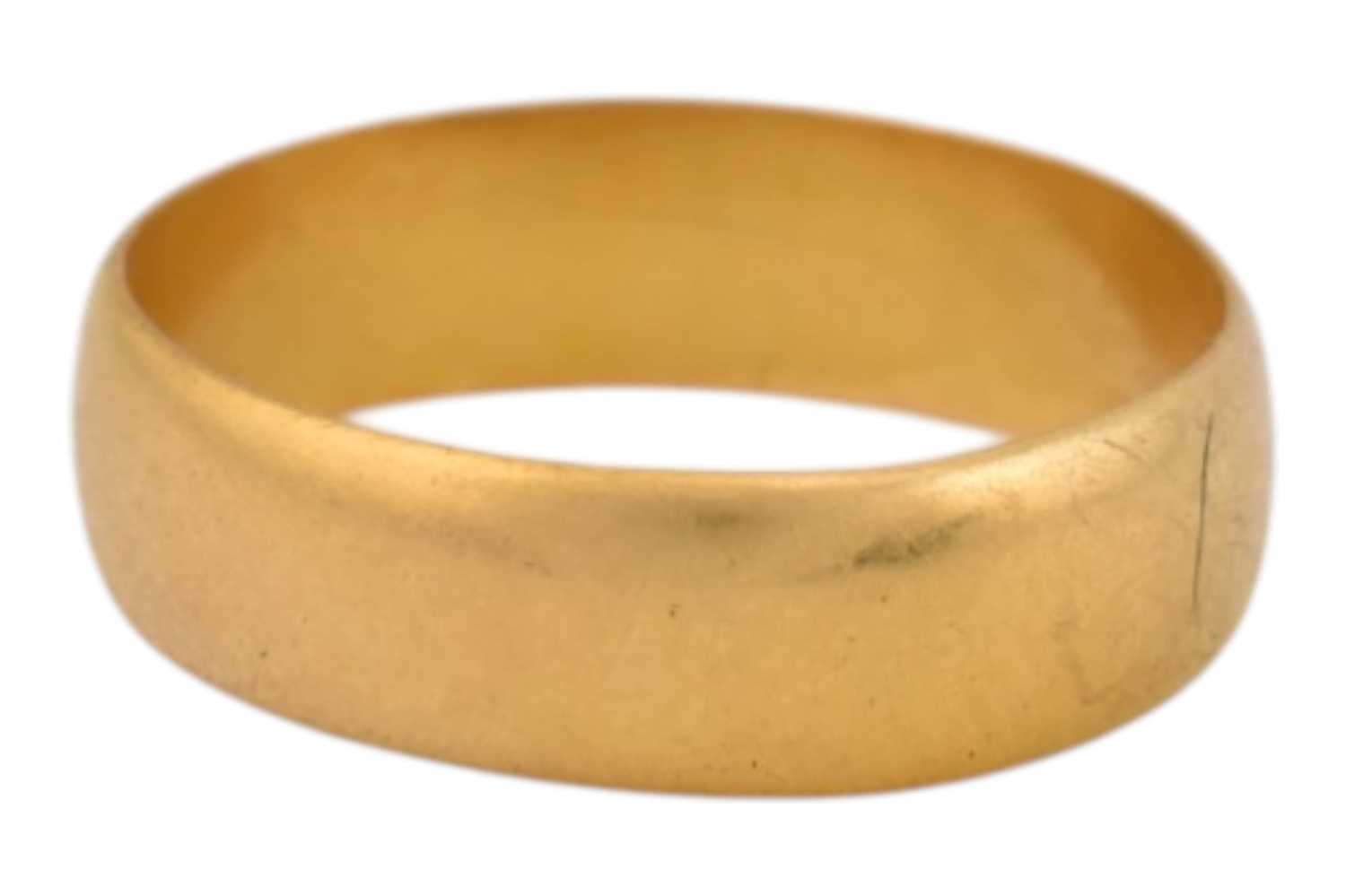Lot 39 - HALLMARKED 22CT GOLD BAND RING