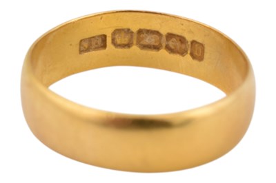 Lot 39 - HALLMARKED 22CT GOLD BAND RING