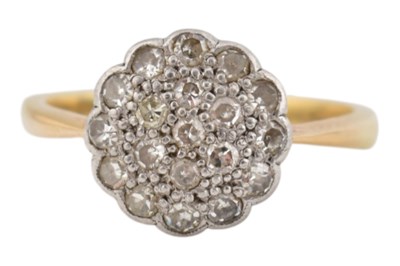 Lot 74 - EARLY 20TH CENTURY 18CT GOLD & DIAMOND CLUSTER RING