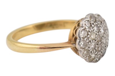 Lot 74 - EARLY 20TH CENTURY 18CT GOLD & DIAMOND CLUSTER RING