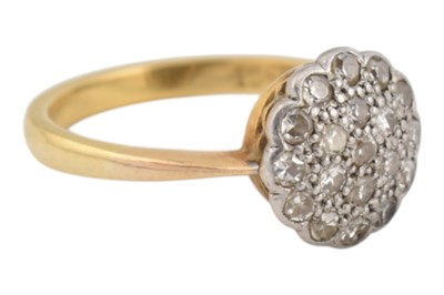 Lot 74 - EARLY 20TH CENTURY 18CT GOLD & DIAMOND CLUSTER RING