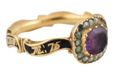 Lot 34 - 18TH CENTURY GOLD ENAMEL SEED PEARL & AMETHYST MOURNING RING