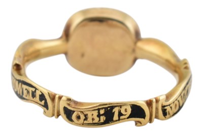 Lot 34 - 18TH CENTURY GOLD ENAMEL SEED PEARL & AMETHYST MOURNING RING