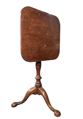 Lot 688 - GEORGE III IRISH 19TH CENTURY MAHOGANY CLUB FOOT PEDESTAL TABLE