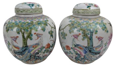 Lot 6 - PAIR OF 19TH CENTURY CHINESE QING DYNASTY FAMILLE ROSE GINGER JARS 清 中期 粉彩花鸟纹罐一对