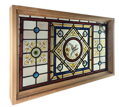 Lot 651 - EARLY 20TH CENTURY STAINED GLASS LEAD WINDOW WITH BIRD
