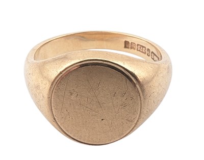 Lot 440 - 1970S HALLMARKED 9CT GOLD SIGNET RING