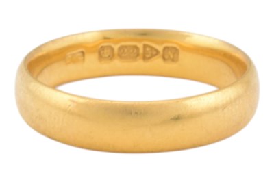 Lot 430 - HALLMARKED 22CT GOLD BAND RING