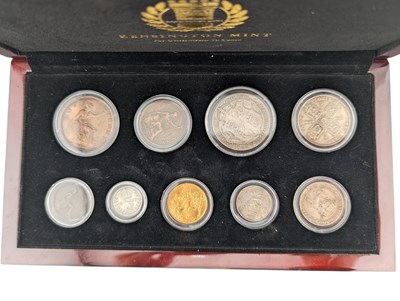 Lot 5 - 1915 KING GEORGE V GOLD SOVEREIGN - KENSINGTON MINT WWI COLLECTION
