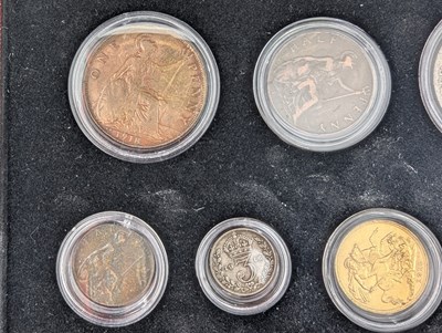 Lot 5 - 1915 KING GEORGE V GOLD SOVEREIGN - KENSINGTON MINT WWI COLLECTION