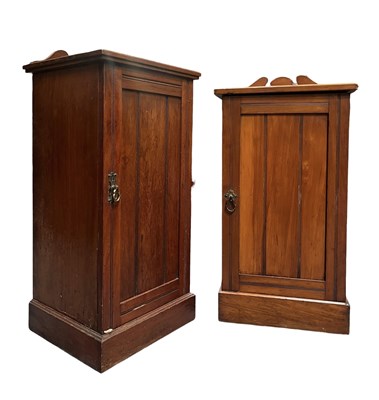 Lot 426 - NEAR PAIR OF EDWARDIAN WALNUT BEDSIDE CABINETS